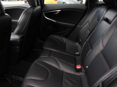 2016 Volvo V40
