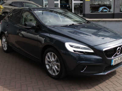 2019 Volvo V40