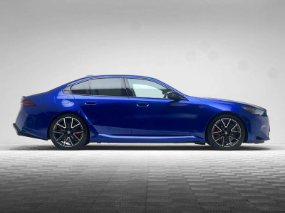 2025 BMW M5