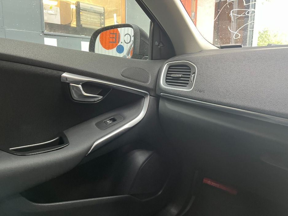 2016 Volvo V40