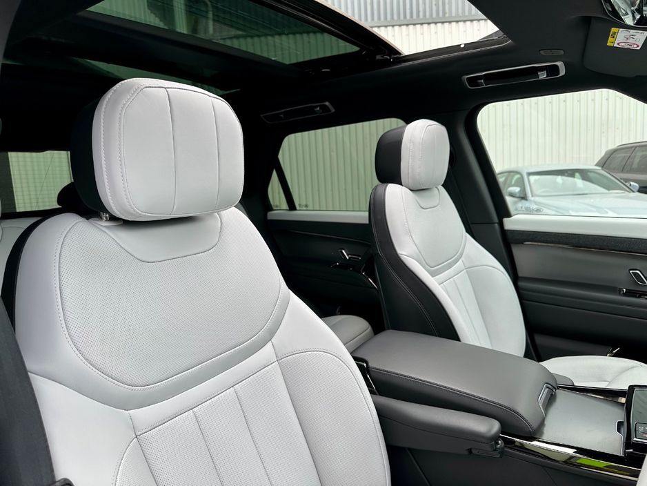 2025 Land Rover Range Rover Sport