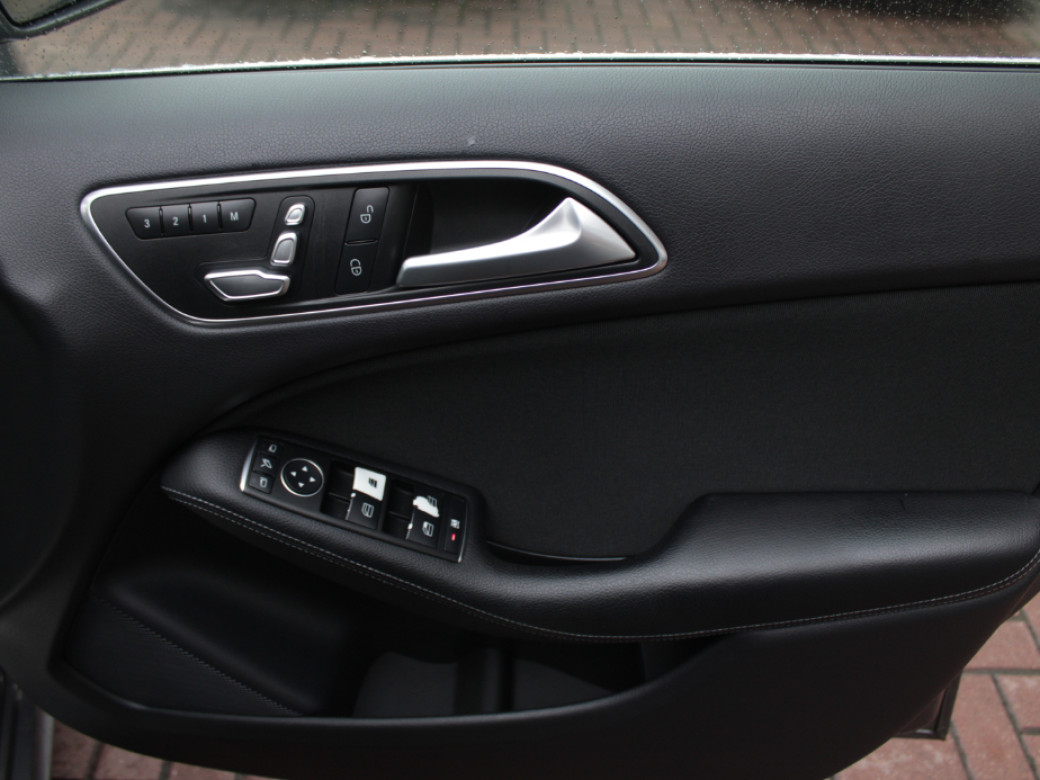 2016 Mercedes-Benz B 180