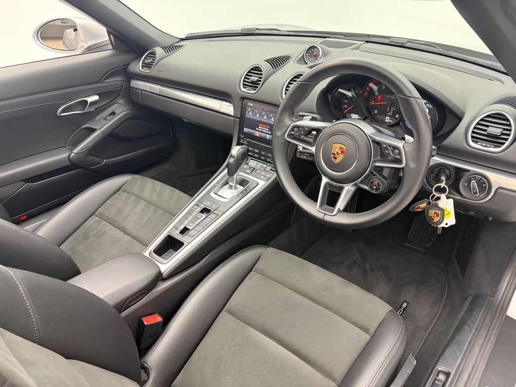 2022 Porsche Boxster