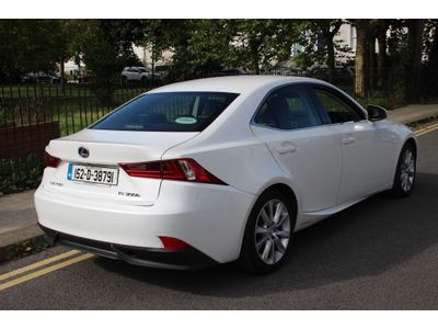 2015 Lexus IS 300h