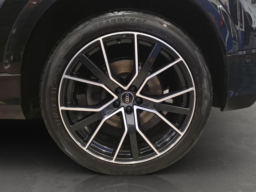 2024 Audi Q8
