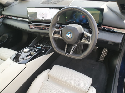 2025 BMW 530