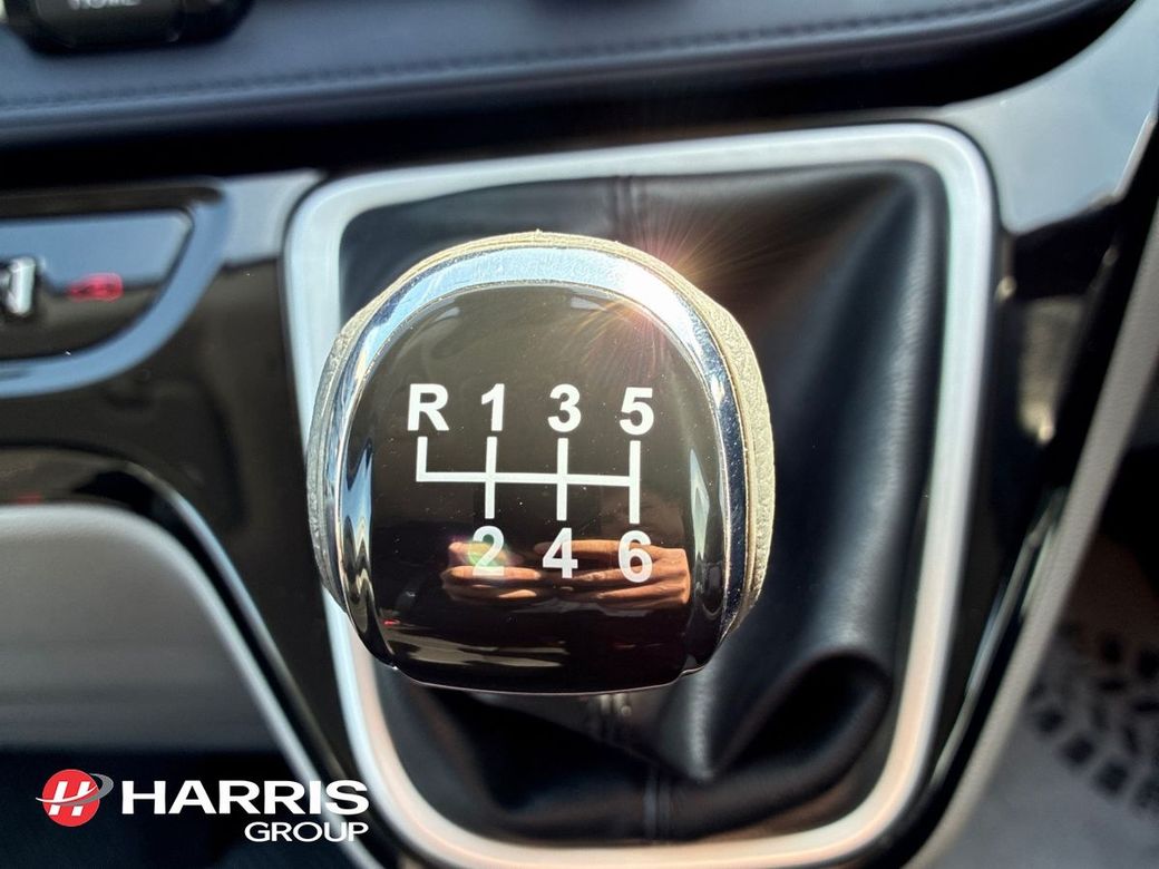 2025 White Maxus Deliver 7