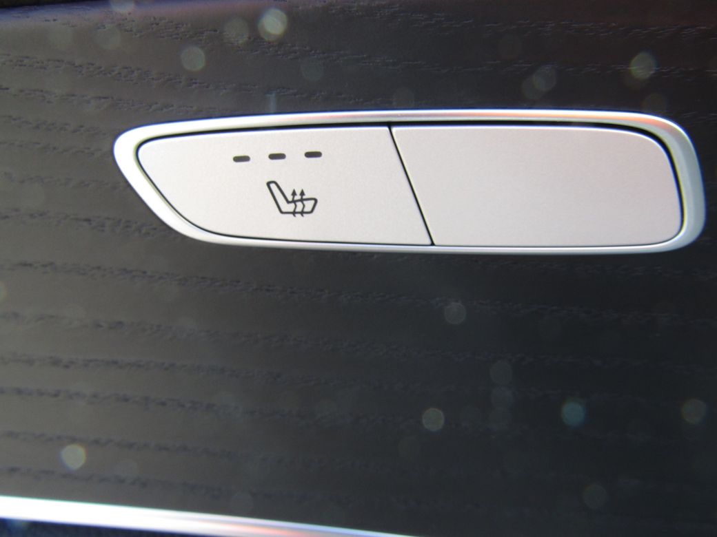 2022 Mercedes-Benz E 300