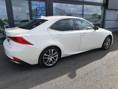 2018 Lexus IS 300h