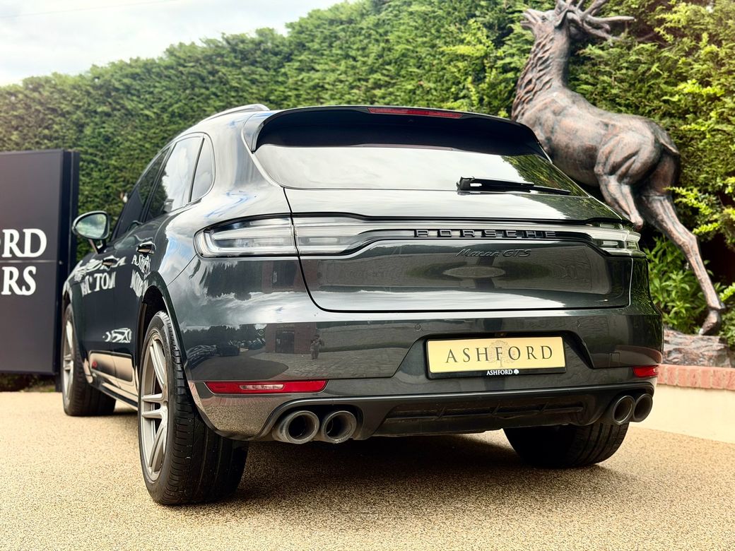 2021 Porsche Macan