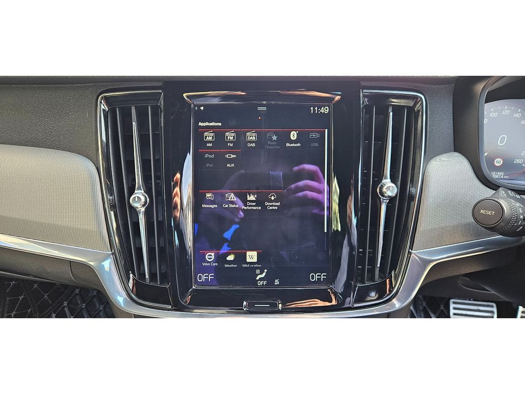 2017 Volvo S90