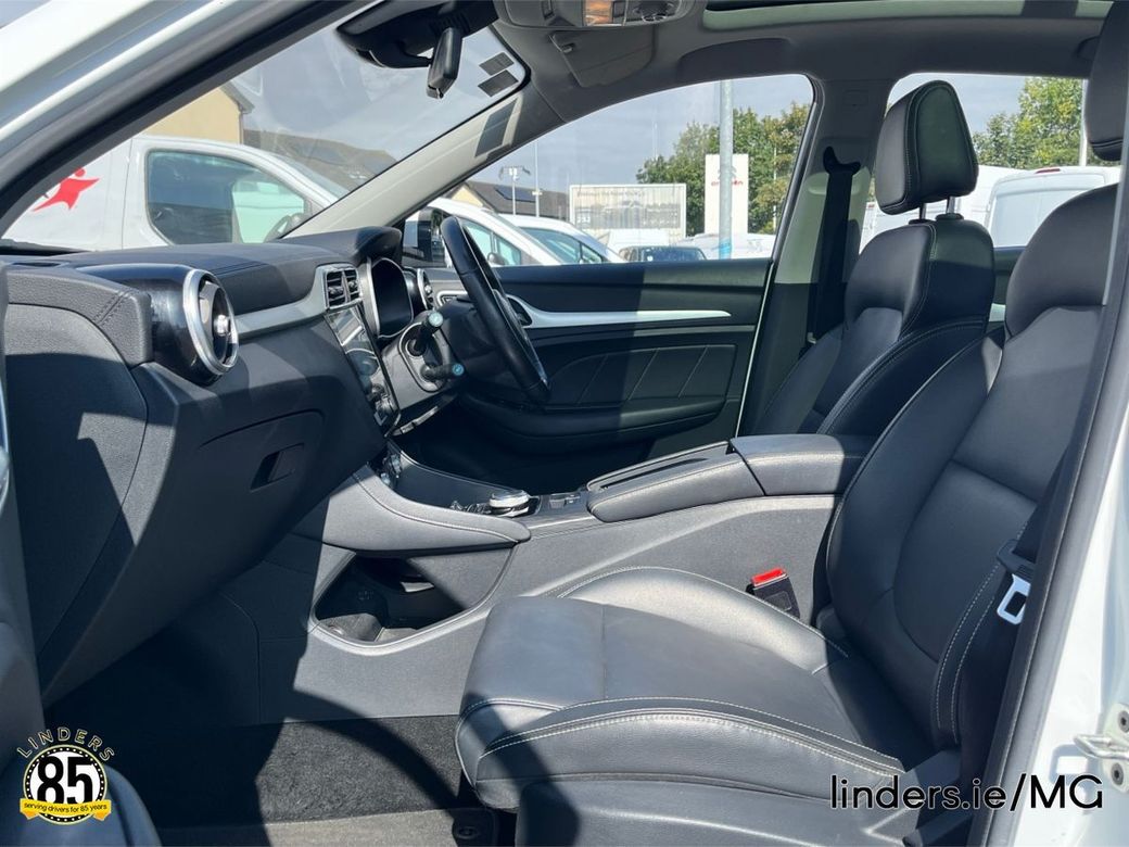 2022 MG ZS