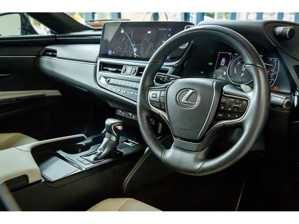 2023 Lexus ES 300h