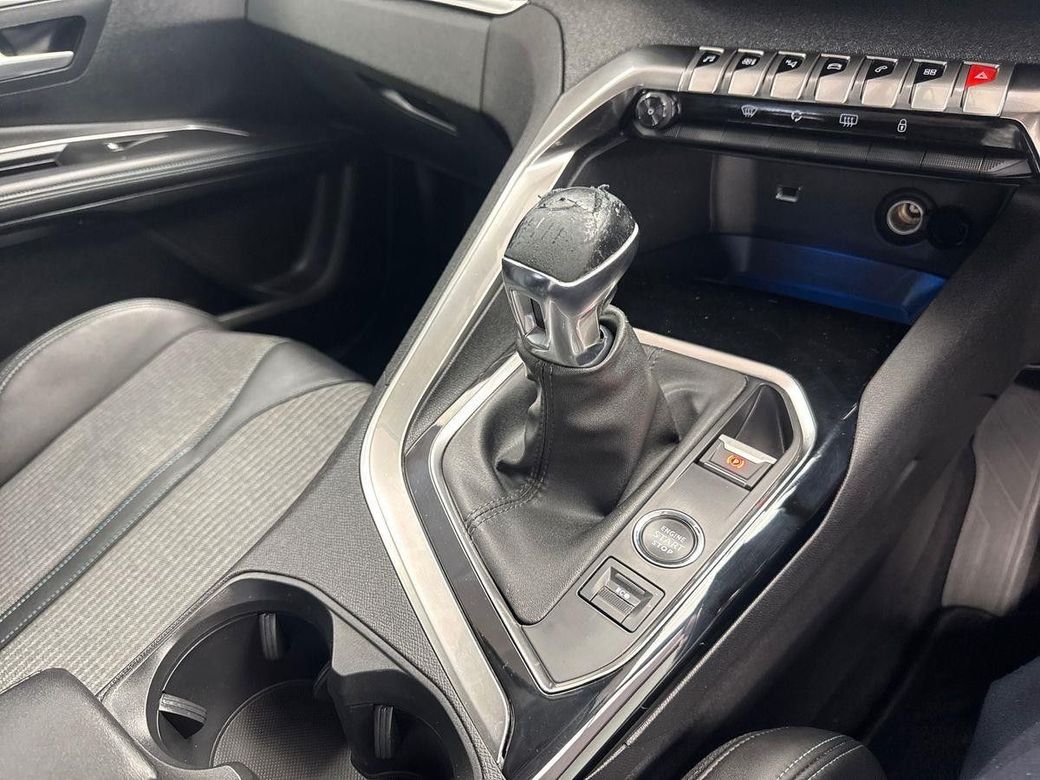 2022 Peugeot 5008