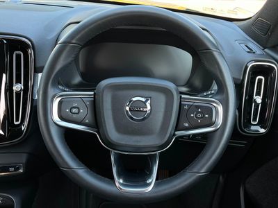 2023 Volvo XC40