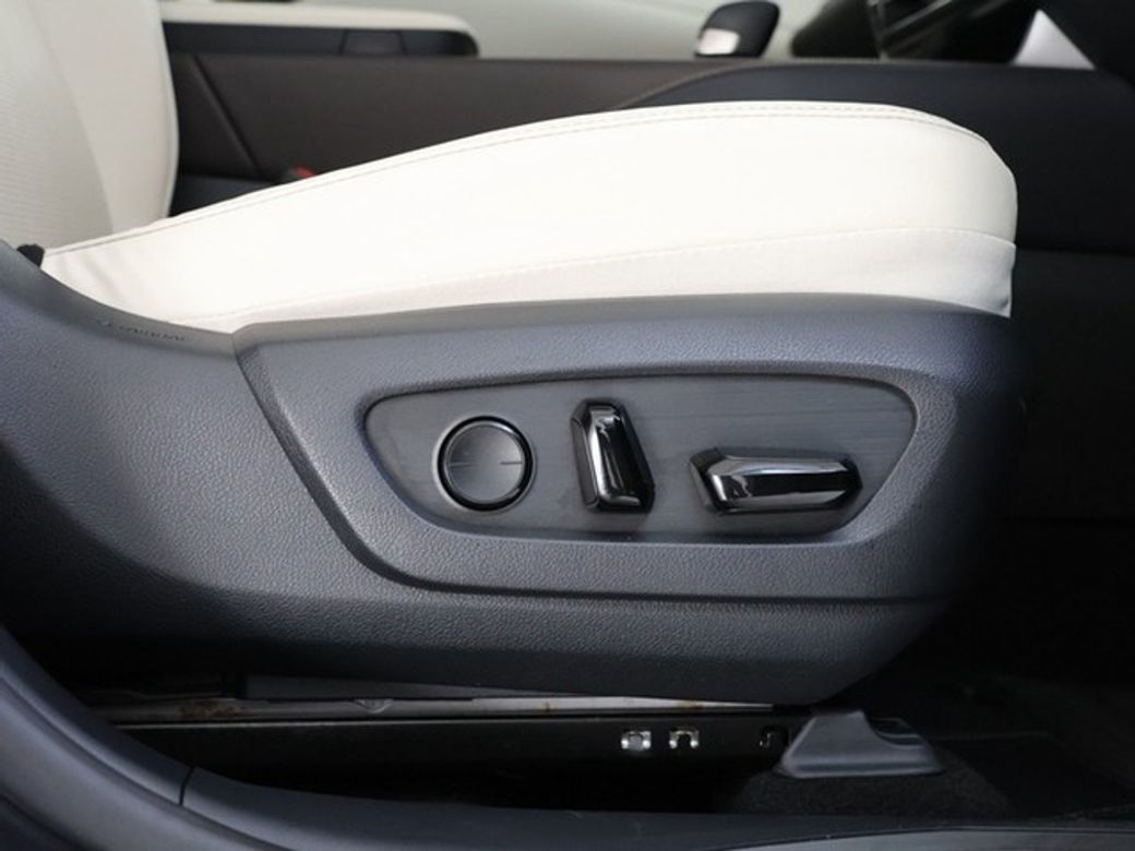 2023 Lexus RX450h+
