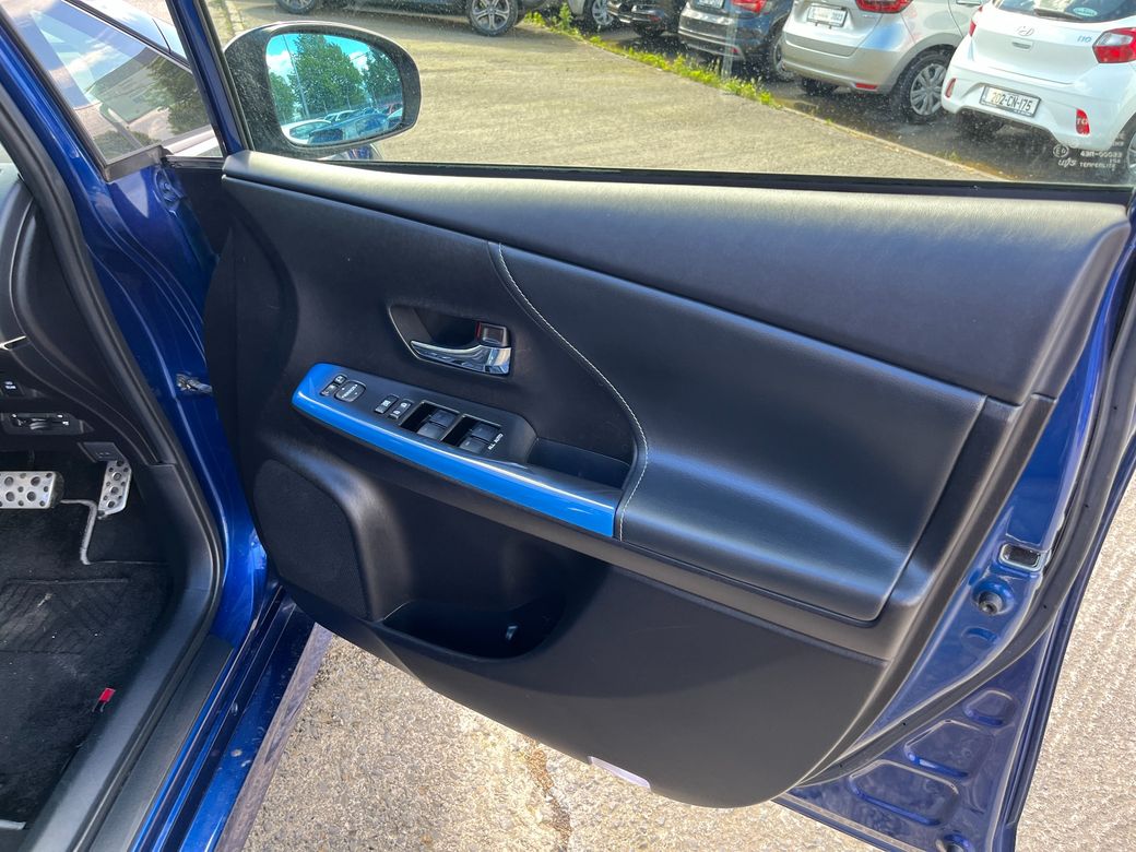 2020 Toyota Prius Alpha