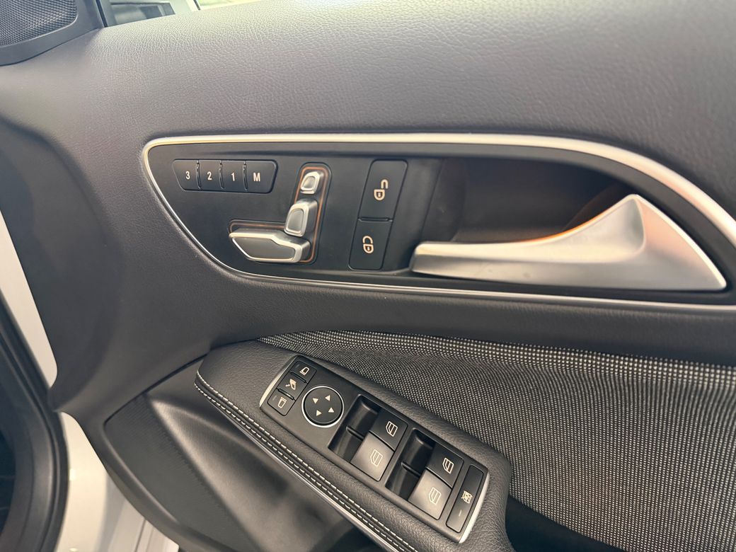 2017 Mercedes-Benz A 180