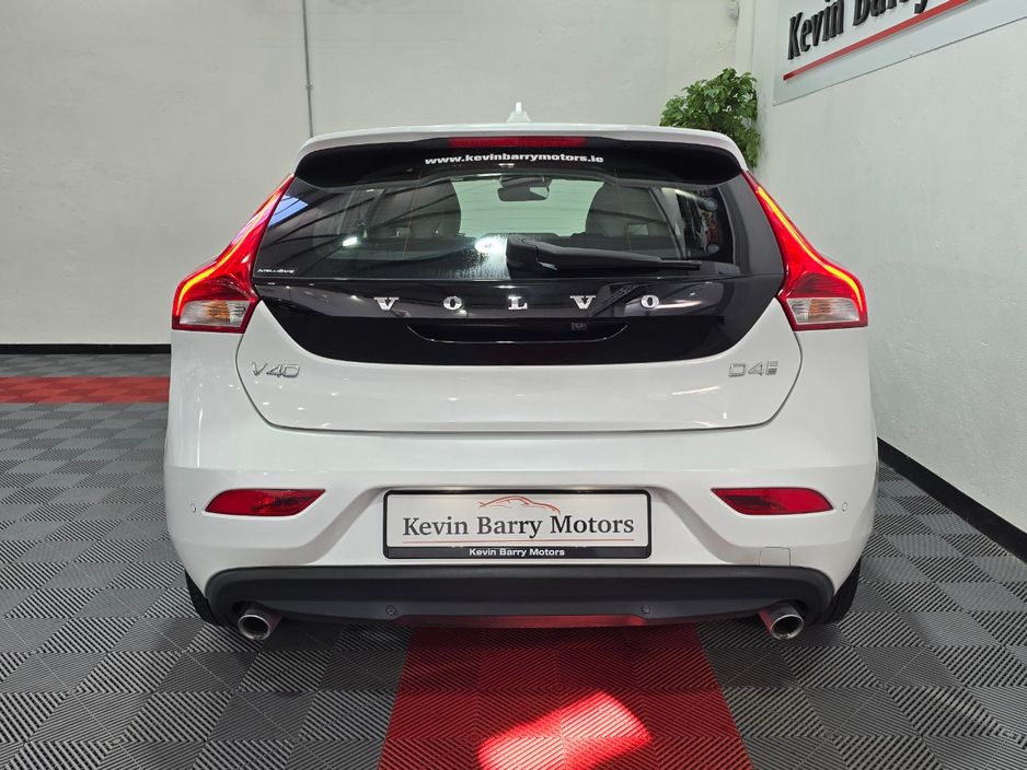 2018 Volvo V40