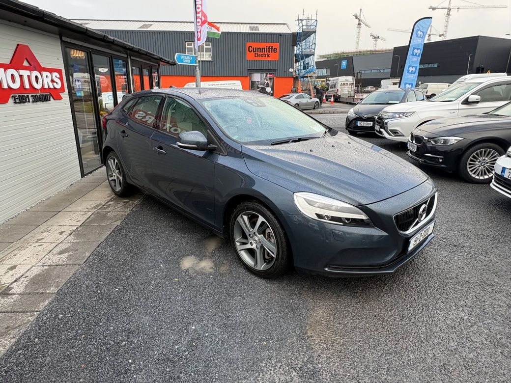 2019 Volvo V40
