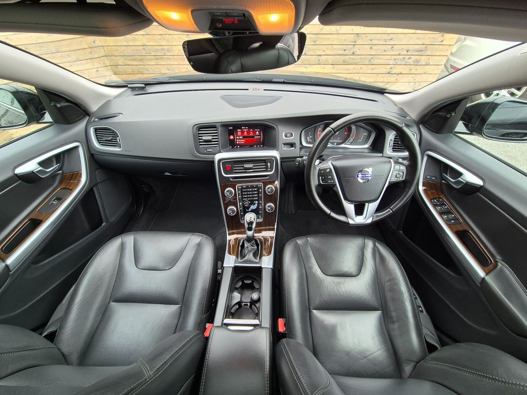 2017 Volvo V60 Cross Country