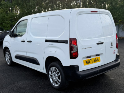 2022 Peugeot Partner