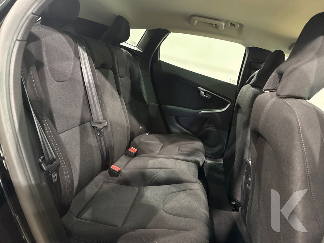 2019 Volvo V40