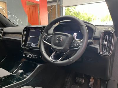2022 Volvo XC40