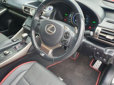 2015 Lexus IS 300h