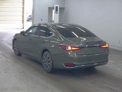 2021 Lexus ES 300h