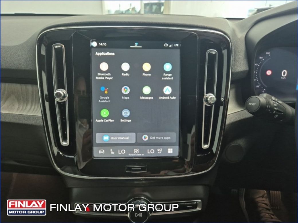 2025 Volvo EX40