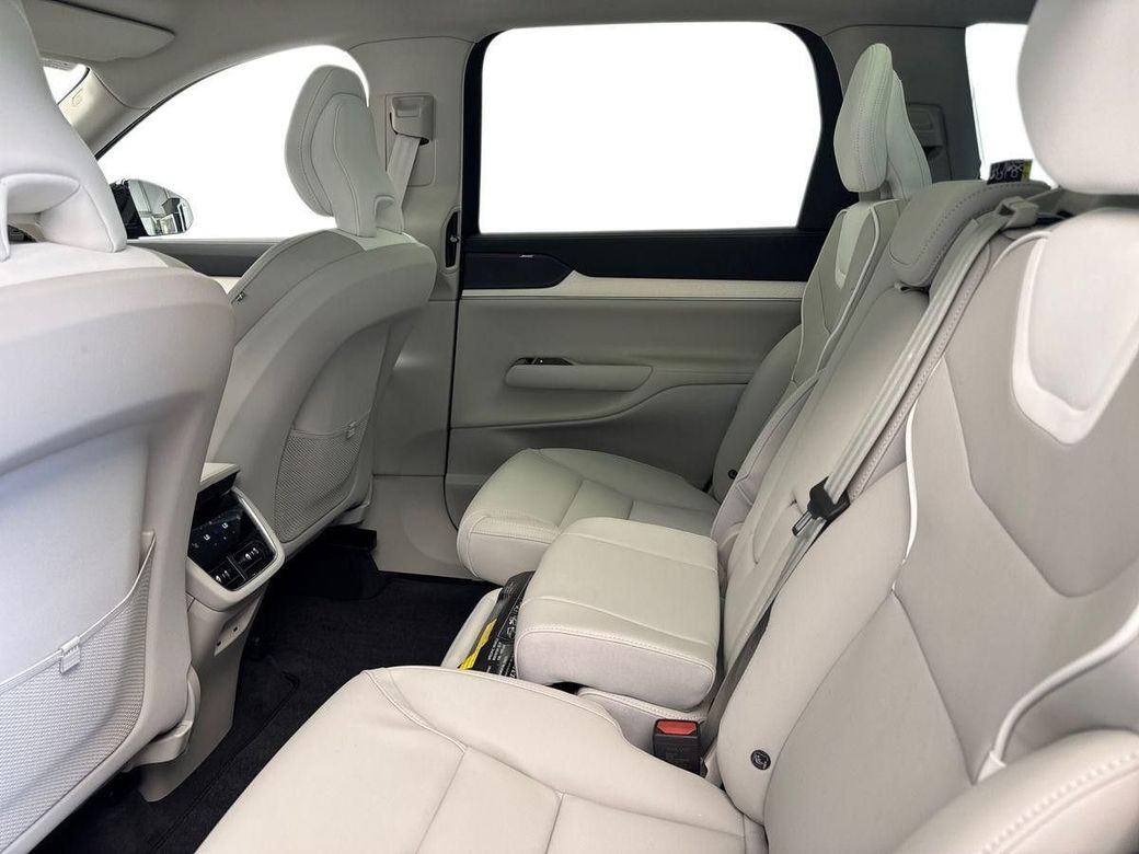 2026 Volvo EX90