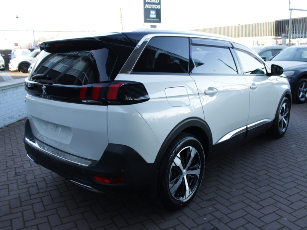 2021 Peugeot 5008