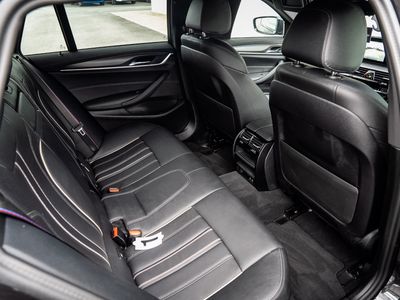 2023 BMW 520