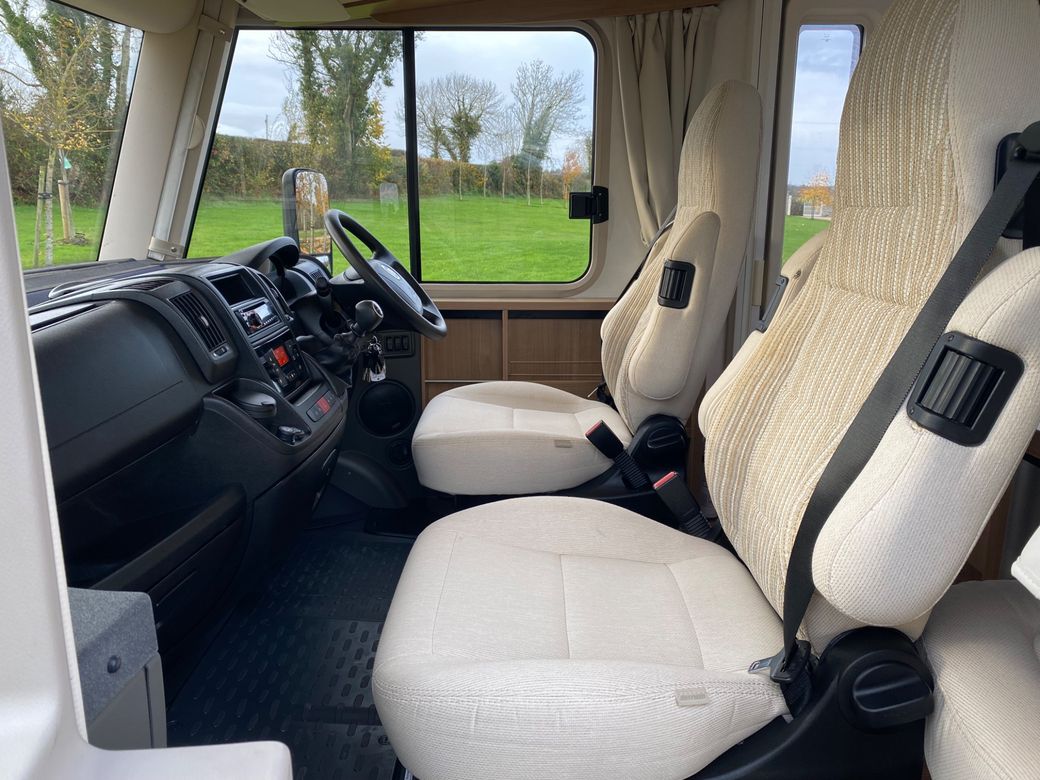 2013 HYMER  EXSIS-I EX504 AS R.H.D MANUAL 