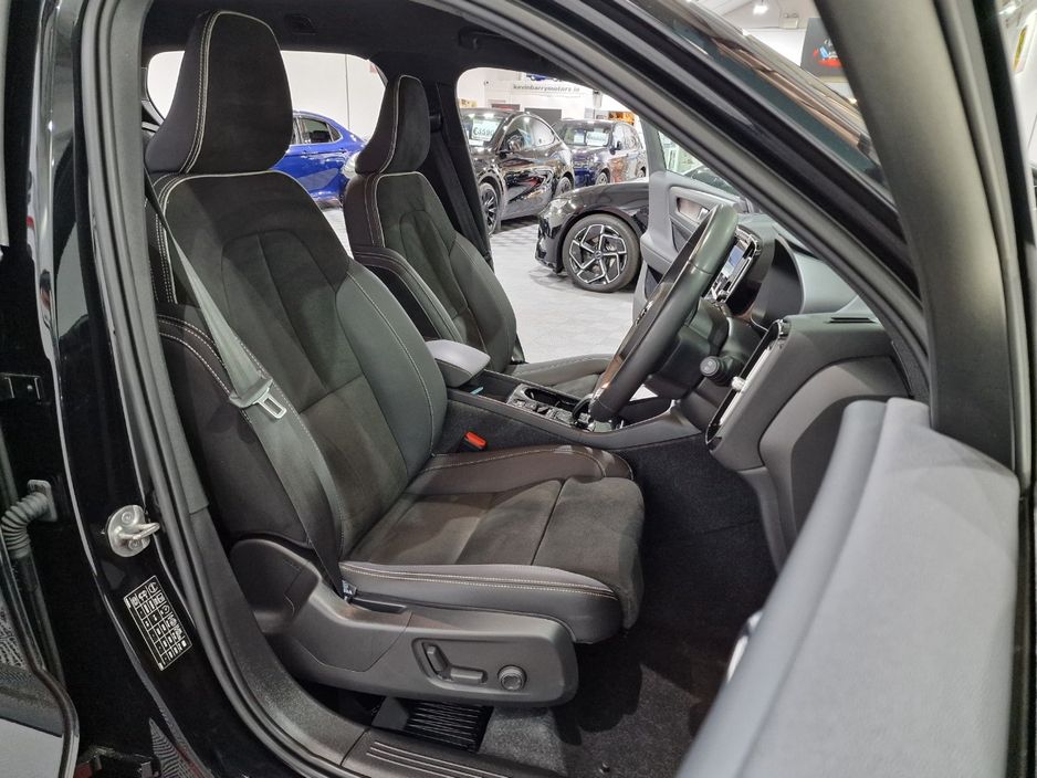 2023 Volvo XC40