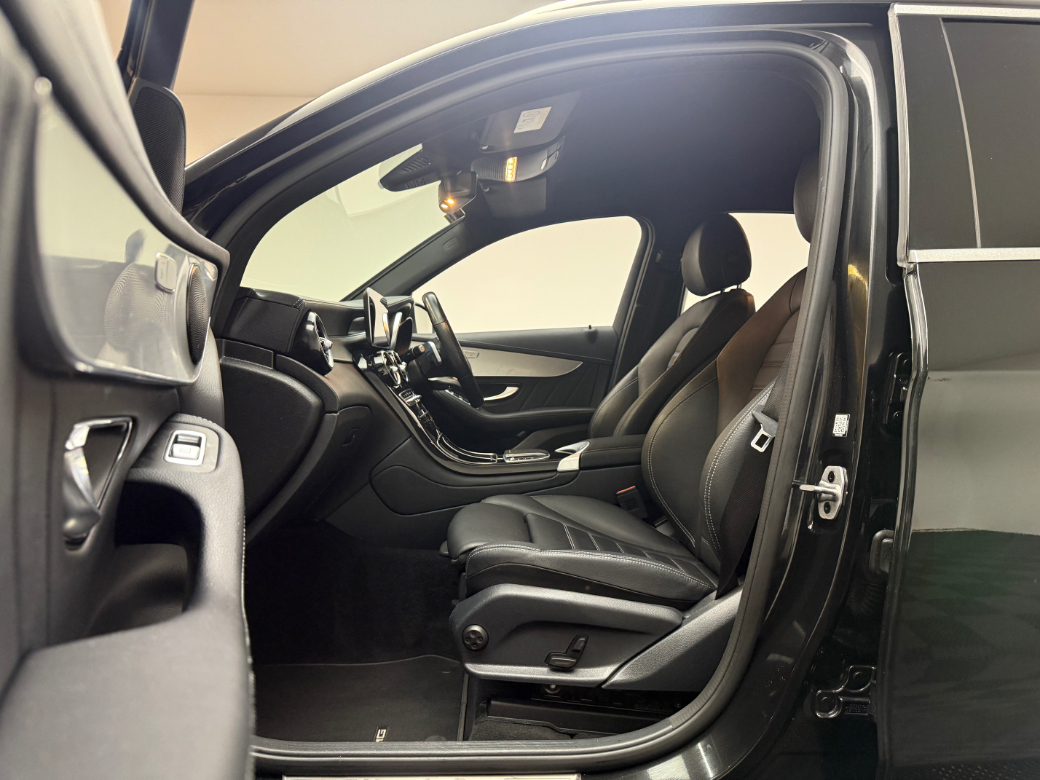 2022 Mercedes-Benz GLC Class