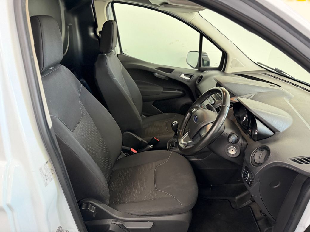 2022 Ford Transit Courier