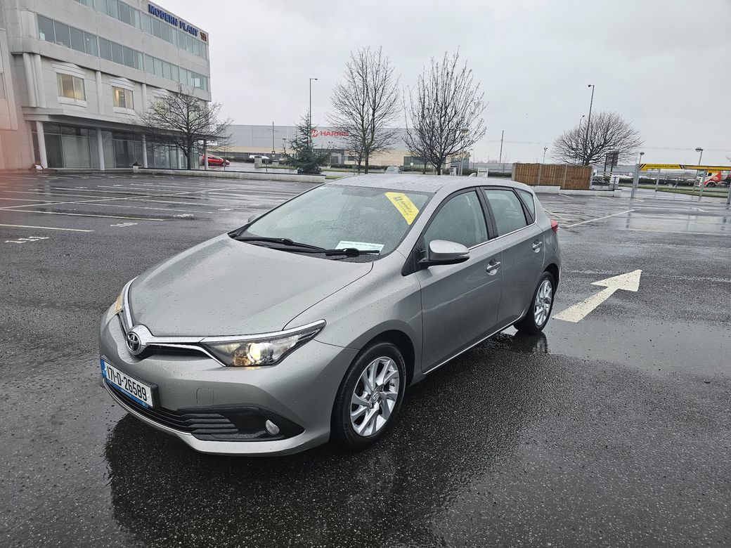 2017 Toyota Auris