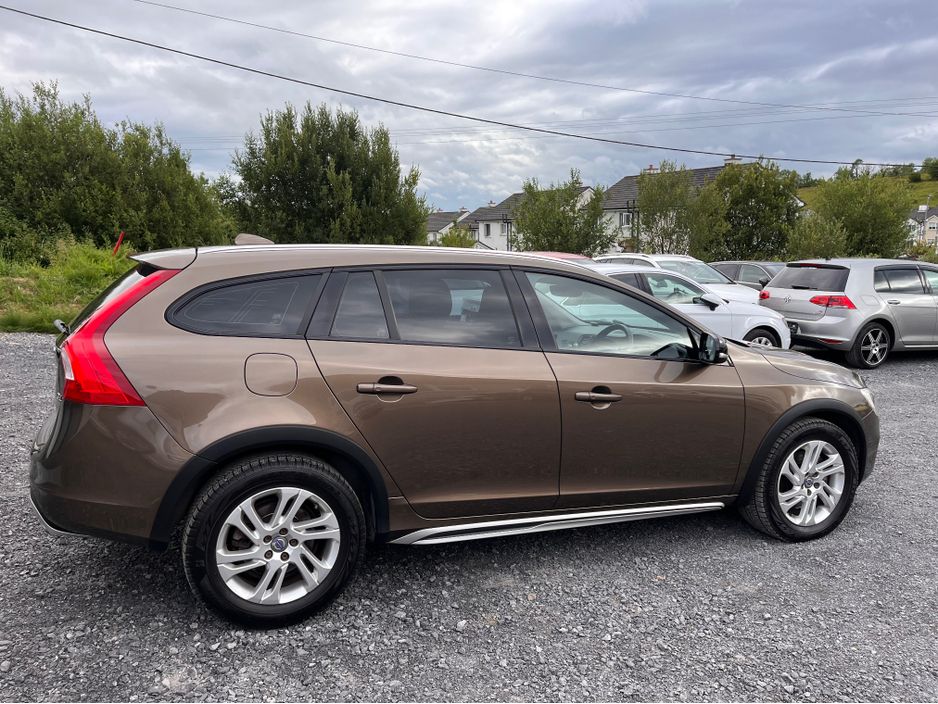 2016 Volvo V60 Cross Country