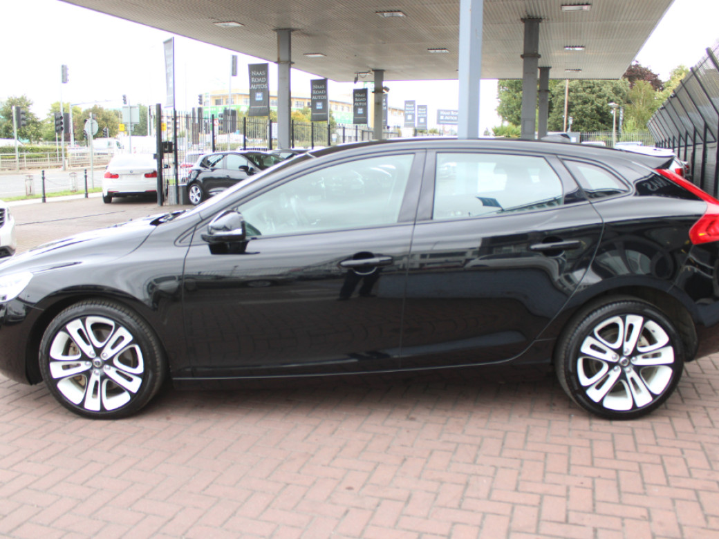 2019 Volvo V40