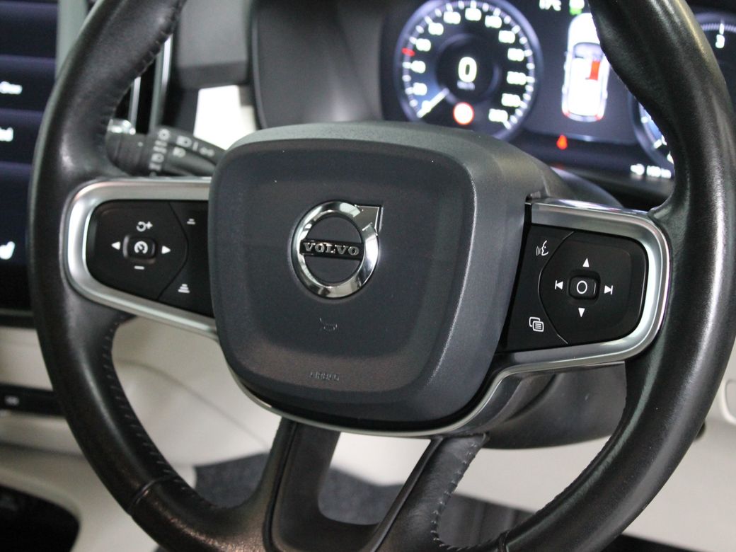 2020 Volvo XC40