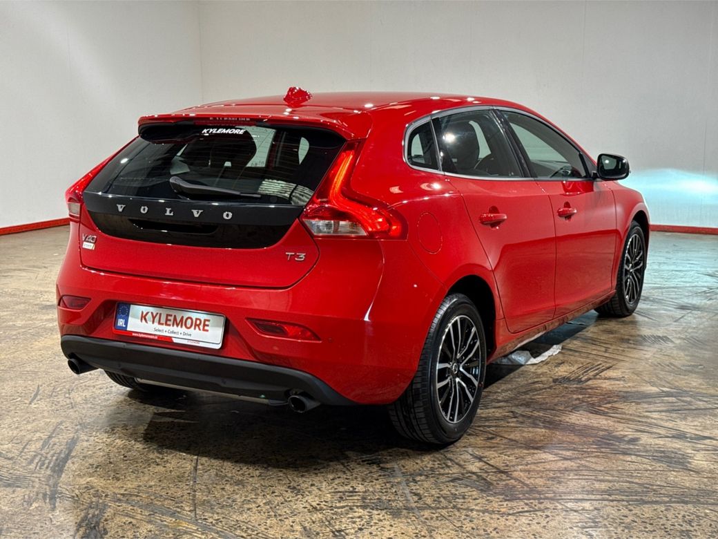 2019 Volvo V40