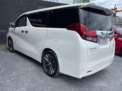 2015 Toyota Alphard