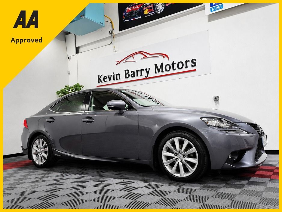 2016 Lexus IS 300h