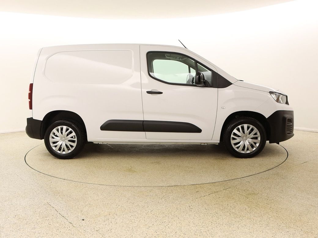 2022 Peugeot Partner