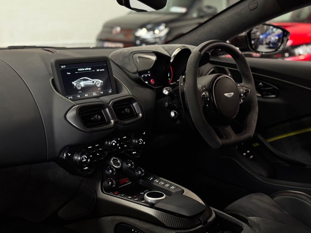 2024 Aston Martin Vantage