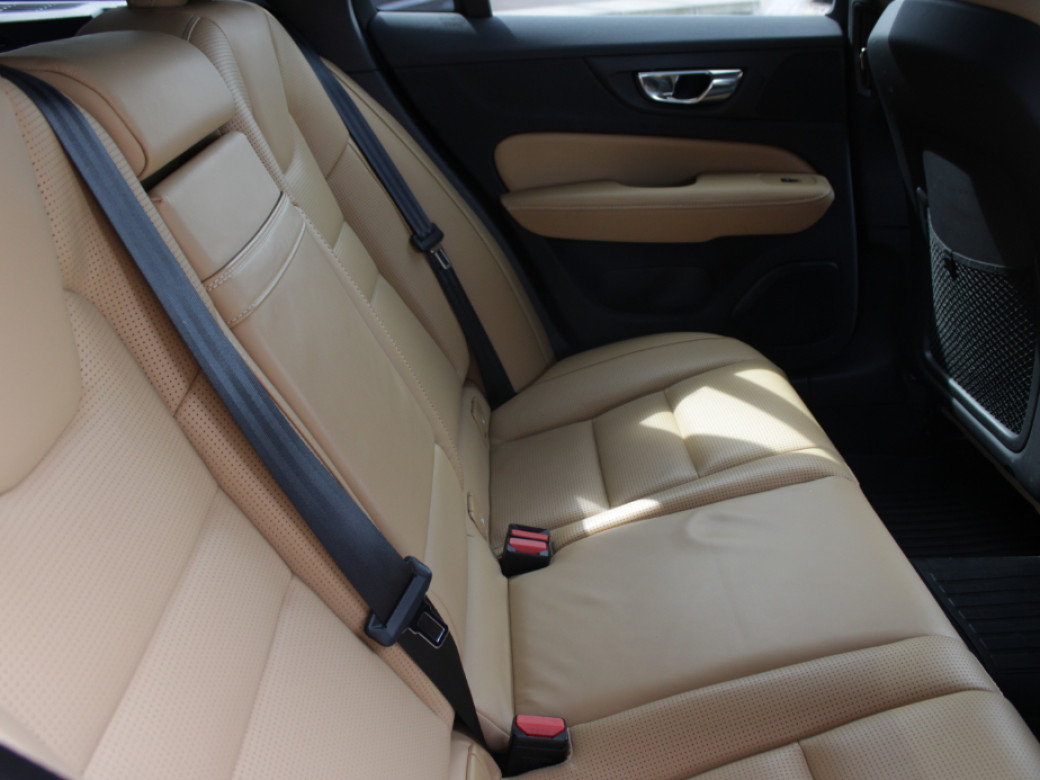 2020 Volvo V60