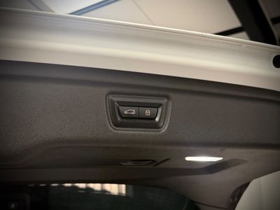2023 BMW 320