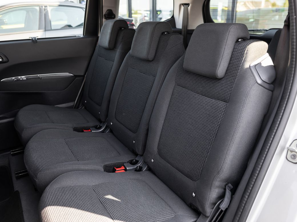 2016 Peugeot 5008